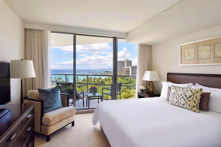 kalai-waikiki-beach-hotel-north-travel