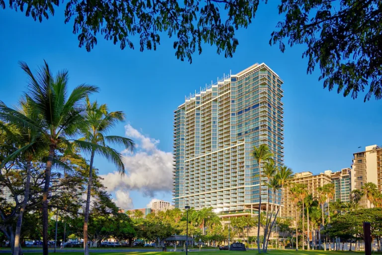 kalai-waikiki-beach-hotel-north-travel