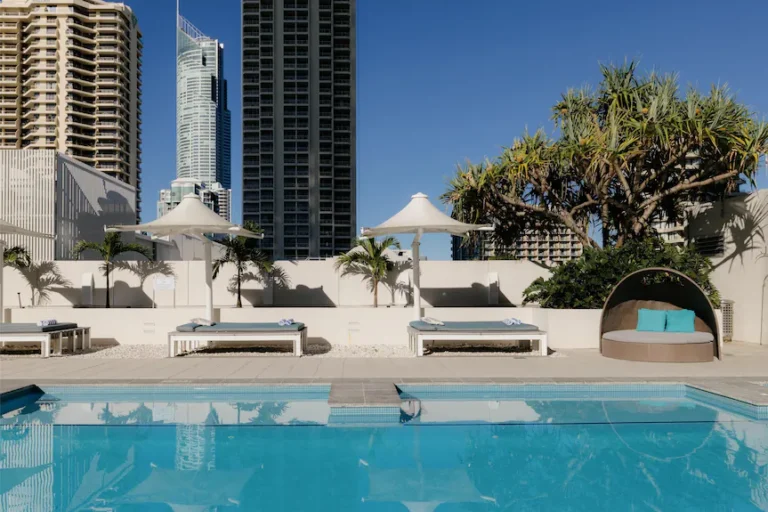 hilton-surfers-paradise-hotel-residences-north-travel