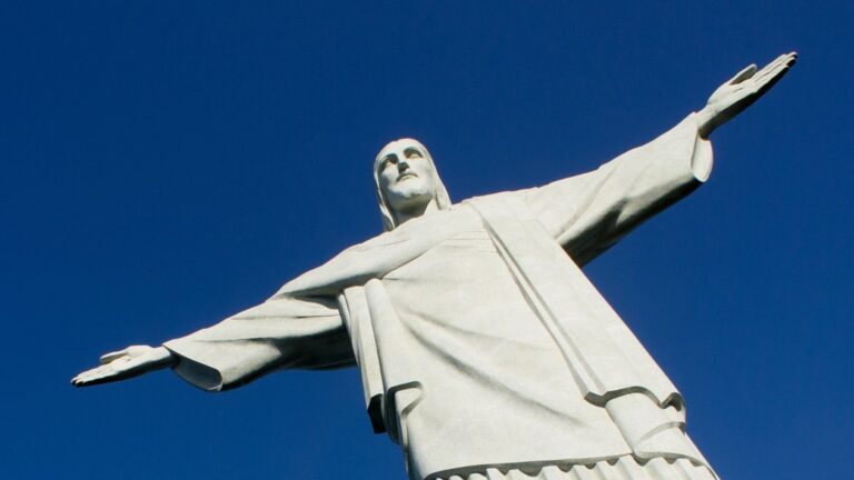christ-the-redeemer__focusfillwyiwljawiiwimc4wmcismtkymcwxmdgwxq