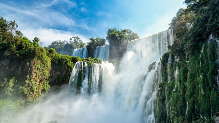 iguazu-falls__focusfillwyiwljawiiwimc4wmcismtkymcwxmdgwxq