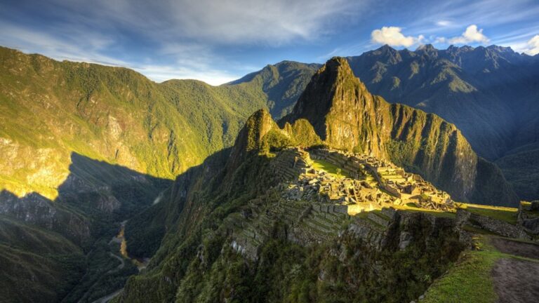 one-of-the-views-from-machu-picchu-after-completing-the-inca-trail__focusfillwyiwljawiiwimc4wmcismtkymcwxmdgwxq-by-alexey-stiop-shutterstock-23671153-800
