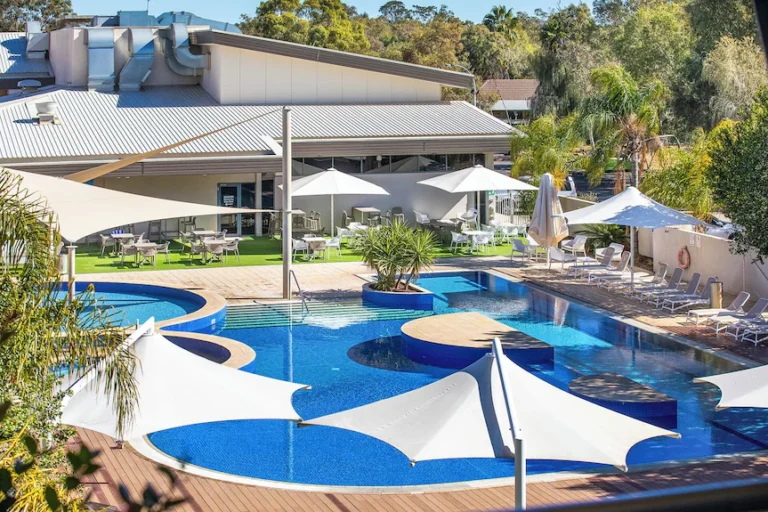 crowne-plaza-alice-springs-lasseters
