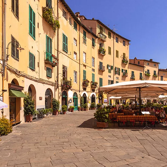 italian-indulgence-italian-indulgence-lucca-square-1-jpg