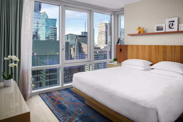 hyatt-centric-times-square-new-york-new-york-brooklyn-bridge-dumbo-walking-tour