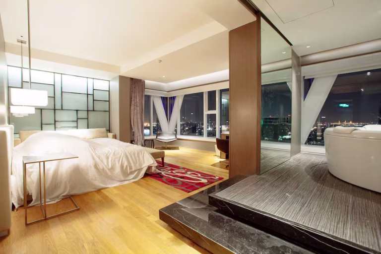 mode-sathorn-hotel