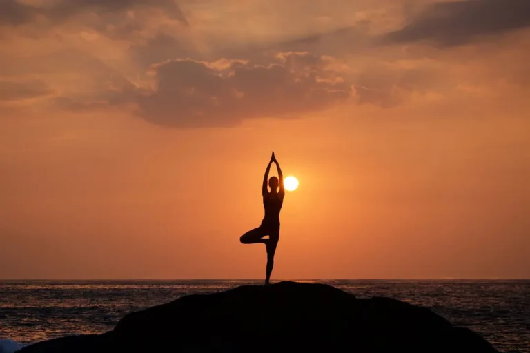 intrepid-travel-sri-lanka-trincomalee-beach-sunrise-yoga-shutterstock-255444766-2