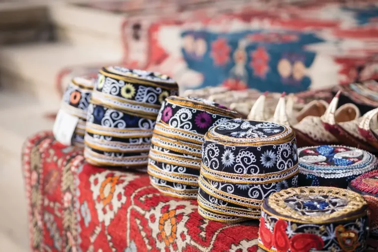 intrepid_travel-azerbaijan_market-stall-hats